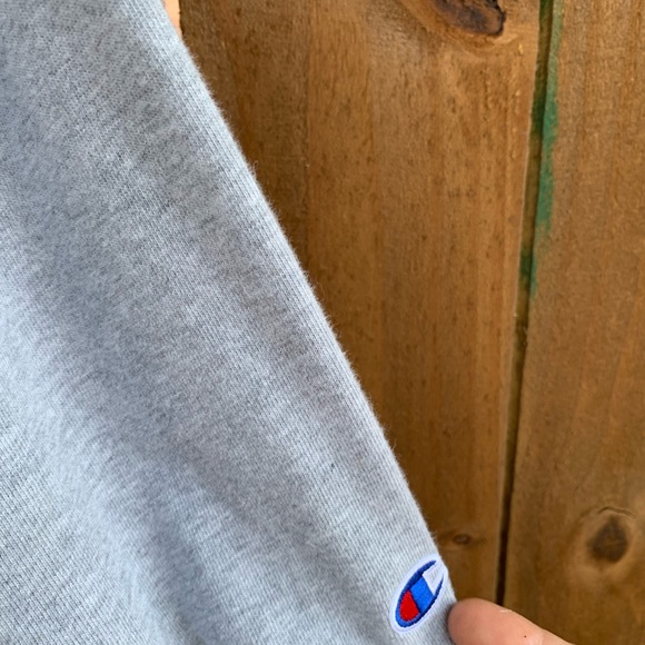 Champion lightweight sweatshirt size Medium. - Picture 3 of 7